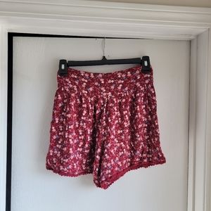 🟣 Red floral shorts